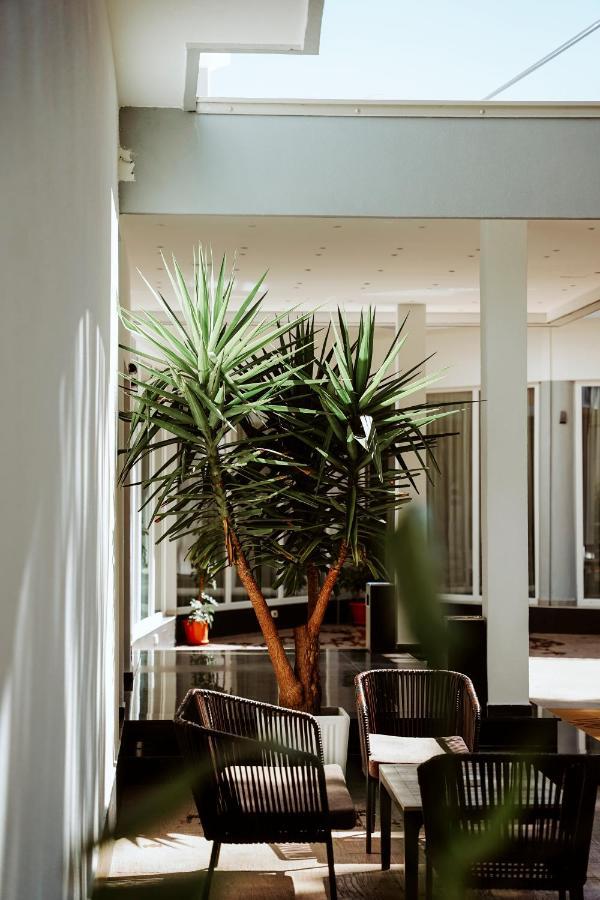 Resort Atrium Deluxe Golem (Tirana)